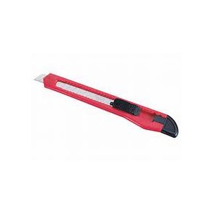 https://www.bazari.fr/1698-thickbox/cutter-plastique.jpg
