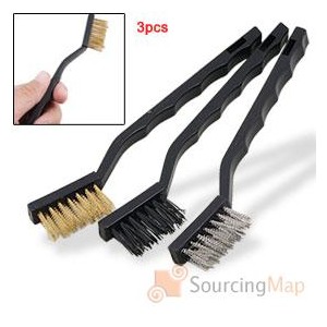 https://www.bazari.fr/3980-thickbox/brosse-metallique-petit-modele-par-3.jpg